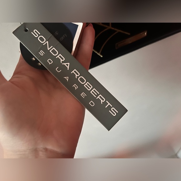 BNWT Sondra Robert’s Squared Spiderweb Black Purse with long gold chain strap - Picture 2 of 12